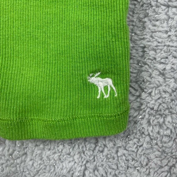 Cute Green tank top - Picture 3 of 4